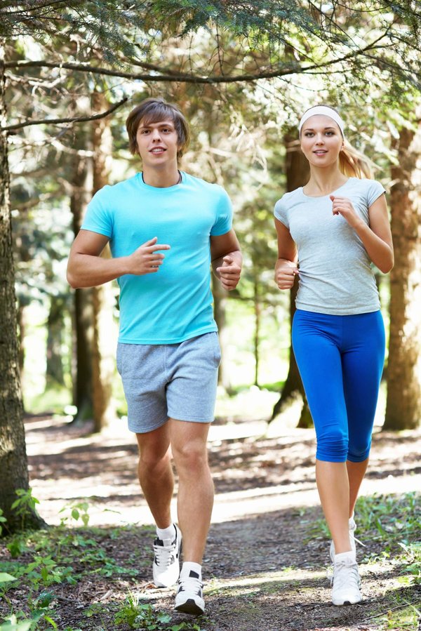 Quels sont les bénéfices d'une pratique régulière du badminton pour la minceur et la santé cardiovasculaire ?